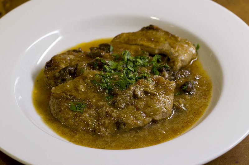 Fricandó amb Moixernons o Cama-Secs  (Braised Beef with Wild Mushrooms)